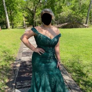 Ellie Wilde emerald green prom dress